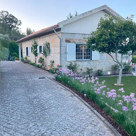 Casa Da Regadinha * Muxagata (Fornos de Algodres)