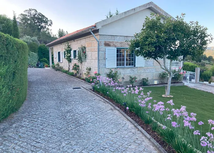 Casa Da Regadinha * Muxagata (Fornos de Algodres)